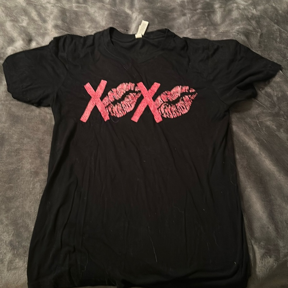 Xoxo black tshirt